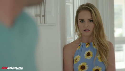 Szex kép: A szexuális töltetű lány Natália alig várja kedvenc sperma desszertjét