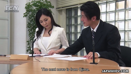 Szex kép: A piszkos szex az irodában minden amire a buja ázsiai csajszinak szüksége van