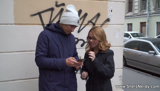 Szex kép: Orosz lány szexel egy alig ismert sráccal