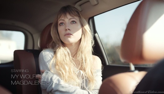 Szex kép: Két érzéki lány szeretkezik és eszik egymásnak a levét